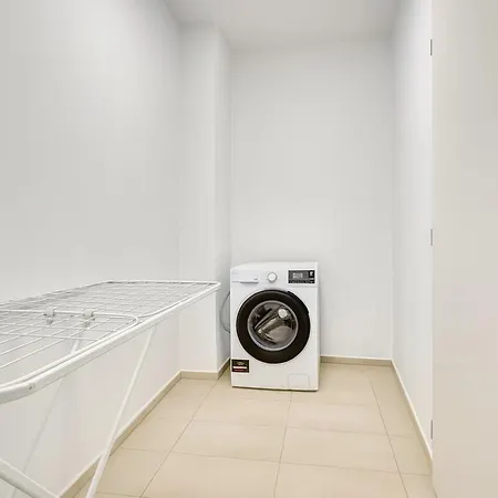 Lejlighed Modern 4-room With Office In A Quiet Area *