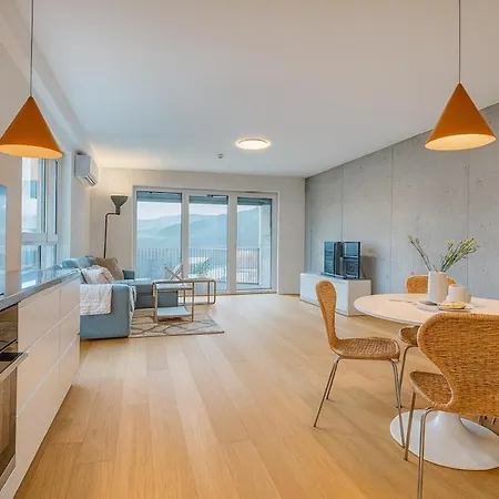 アパート Modern 4-room With Office In A Quiet Area
