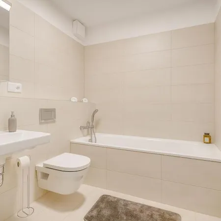 アパート Modern 4-room With Office In A Quiet Area